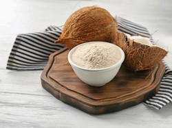 Mengandung Lemak, Amankah Tepung Kelapa Dikonsumsi Sehari-Hari?