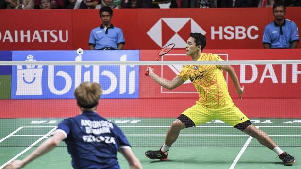 Jonatan Christie kalah dari pebulutangkis Denmark Anders Antonsen di semifinal Indonesia Masters 2019. (