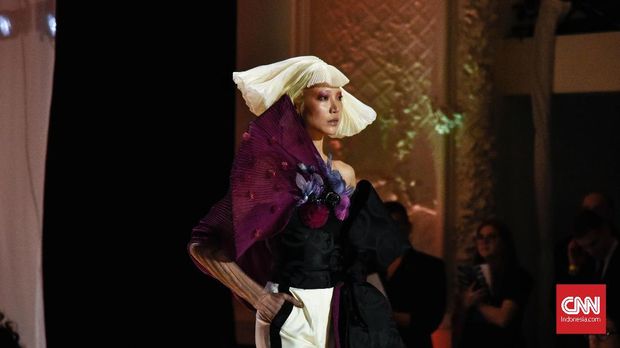 Kabaret Haute Couture Jean Paul Gaultier