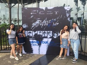 Demi Nonton Stray Kids Fans Rela Datang Sejak Pagi