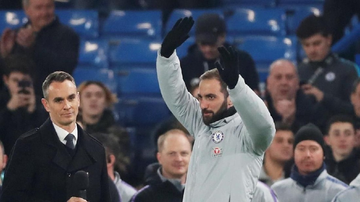 Gonzalo Higuain berlabuh ke Chelsea. (Foto: Matthew Childs/Reuters)