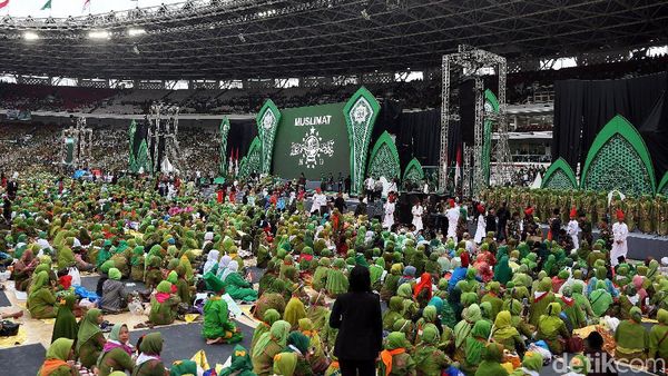 Foto: Jemaah Muslimat NU Hijaukan GBK