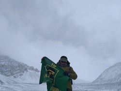 Di Balik Kabah dan Bintang