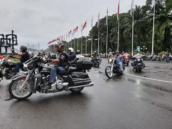 Ketika Moge Serbu Gedung DPR