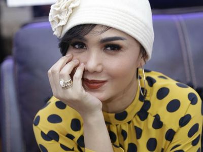 Nggak Kuat Lihat Senyum Yuni Shara yang Makin Awet Muda
