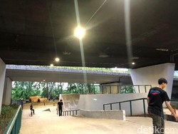 Main Skate di Kolong Flyover Slipi yang Lagi Ngehits