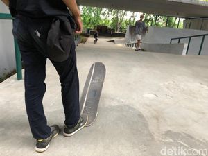 Yuk Intip Flyover Slipi, Bisa Main Skateboard Loh! Yuk Intip Flyover Slipi, Bisa Main Skateboard Loh!