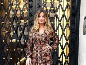 Ini Ratu Kecantikan yang Gelarnya Dicopot Karena Skandal Seks Tersiar di TV