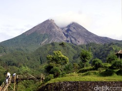 Gunung Merapi Alami Dua Kali Gempa Guguran