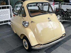 Ada Mobil Langka Berpintu Depan Mejeng di Jakarta Ada Mobil Langka Berpintu Depan Mejeng di Jakarta