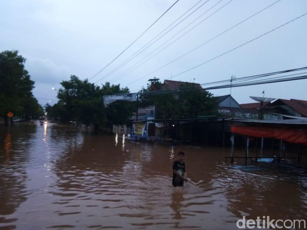 Banjir Merendam 9 Kelurahan di Kabupaten Batang Banjir Merendam 9 Kelurahan di Kabupaten Batang