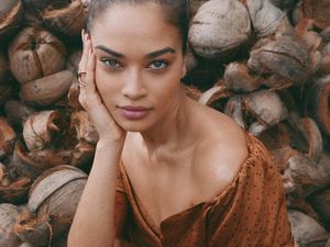 Foto: Liburannya Supermodel Victoria Secret Shanina Shaik di Bali