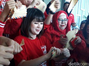 Grace Natalie Sobek Amplop di DPRD Kota Malang, Apa Maksudnya?
