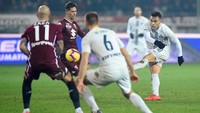 Inter tampil lebih dominan dengan penguasaan bola mencapai 64%. REUTERS/Massimo Pinca.