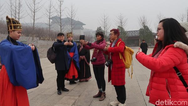 Foto: Tanda Penghormatan ala Kerajaan