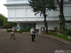 Darmin, Rini, hingga Bos Pertamina Merapat ke Istana Bahas BBM