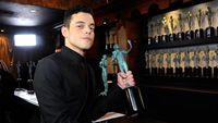 Menang Best Actor SAG! Rami Malek Dedikasikan untuk Freddie Mercury