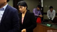 Wajah Lesu Merry Purba Saat Eksepsinya Ditolak Hakim