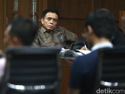 Irwandi Yusuf Tetap Berpolitik Meski Tak Punya Hak Politik