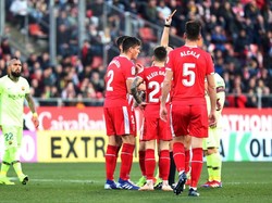 Di babak kedua Girona harus kehilangan satu pemain setelah Espinosa mendapat kartu kuning kedua dan membuat Girona bermain dengan 10 orang.