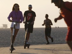 Pemkot Bandung Larang Penggunaan Skuter Listrik di Jalan Raya