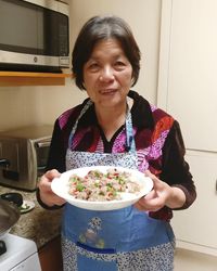 Hobi Masak Makanan China, Wanita Berusia 73 Tahun Ini Makara Selebgram