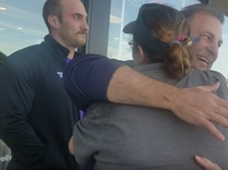 Karyawan McDonalds Dapat Mobil Gratis dari Konsumennya