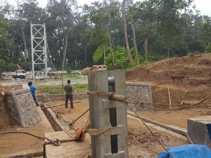 Proyek Jembatan Gantung Rp 15 M Kabupaten Serang-Tangerang Ambruk
