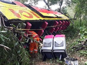 Bus Terguling di Cipularang, 2 Korban Tewas Belum Teridentifikasi