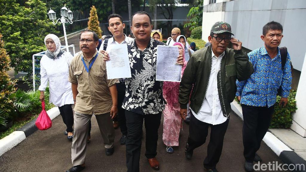 Saat Jemaah First Travel Protes Soal PMA ke Kemenag Saat Jemaah First Travel Protes Soal PMA ke Kemenag