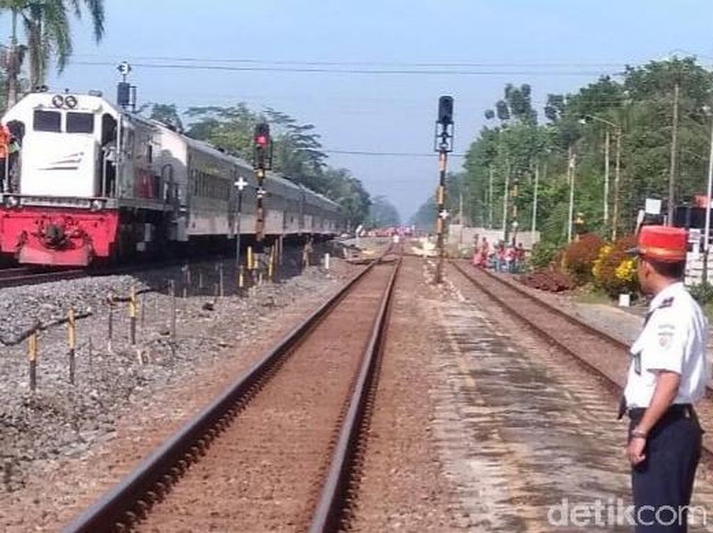 Uji Coba Jalur Ganda, Perjalanan KA Jalur Selatan Terganggu Uji Coba Jalur Ganda, Perjalanan KA Jalur Selatan Terganggu