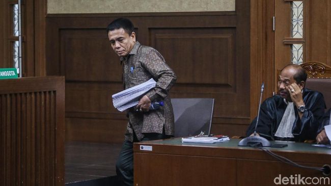 Berita Sidang Irwandi Yusuf, Saksi Akui Kembalikan Uang Rp 1,2 M ke KPK Jumat 19 April 2024