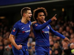 Willian mencetak dua gol dalam kemenangan Chelsea ini. REUTERS/Andrew Boyers.