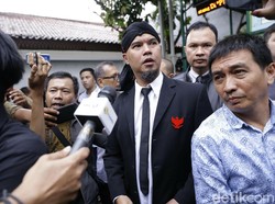 Jalani Sidang Perdana, Ahmad Dhani Dibawa ke Surabaya Besok Pagi