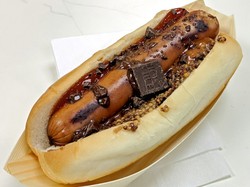 Unik! Begini Perpaduan Rasa Saus Cabai dan Cokelat dalam Sepotong Hot Dog