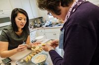 Hobi Masak Makanan China, Wanita Berusia 73 Tahun Ini Makara Selebgram