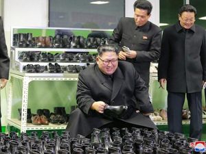 Takut Kelaparan, Kim Jong-un Buat Jaket Tinggi Protein yang Bisa Dimakan!