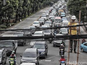 Kabel Semrawut di Depan Polsek Taman Sari Dirapikan Kabel Semrawut di Depan Polsek Taman Sari Dirapikan