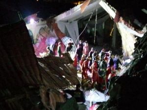 Hotel di Peru Kena Tanah Longsor Saat Pesta Pernikahan, 15 Orang Tewas Hotel di Peru Kena Tanah Longsor Saat Pesta Pernikahan, 15 Orang Tewas
