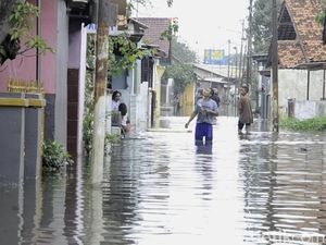 Banjir di Kota Pekalongan Meluas, Pengungsi Bertambah
