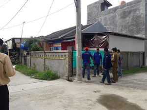 Polisi Amankan 2 Pekerja di Pabrik Oplosan Oli Palsu di Bekasi