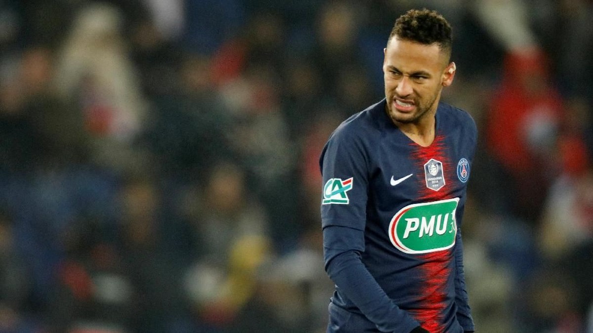 Neymar kedapatan mengungga video di Instagram dengan jersey Barcelona. (Foto: Charles Platiau/Reuters)