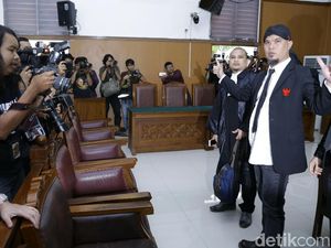 Ahmad Dhani dan Petuah Amien Rais untuk Catat Kejanggalan