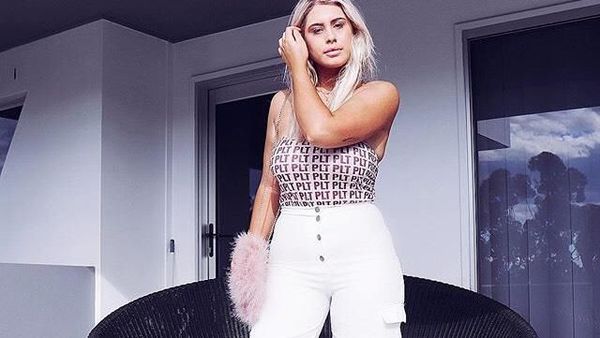 Potret Model Seksi yang Gurui Netizen karena Bully Selulitnya