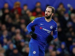 Higuain melakukan satu aksi dribel dan duel udara, tapi seluruhnya sukses. Dari 21 umpan yang dilakukannya, 18 akurat atau dengan akurasi 86%. REUTERS/Eddie Keogh.