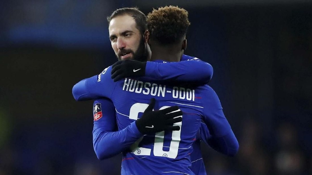 Gonzalo Higuain menjadi salah satu pendatang baru Premier League di bursa transfer musim dingin 2019 (REUTERS/Eddie Keogh)