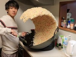 Gara-gara Foto Nasi Goreng Viral, YouTuber Ini Jadi Meme Populer