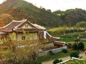 Mau Coba Tidur di Tempat Ayahnya Kim Jong-un?