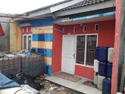 Warga Gerebek Rumah yang Jadi Pabrik Oli Oplosan di Bekasi
