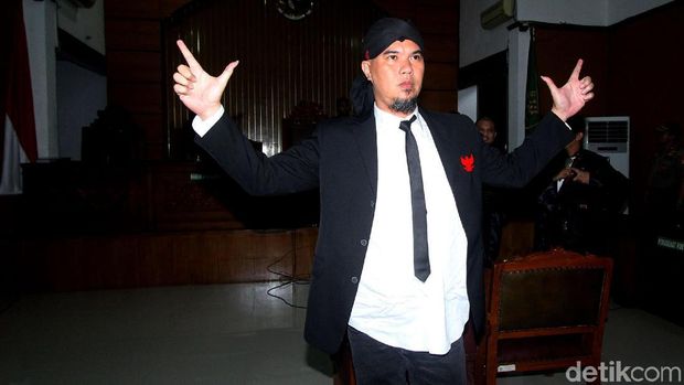 Elektabilitas Jokowi Dibawa-bawa Pasca Ahmad Dhani Dibui